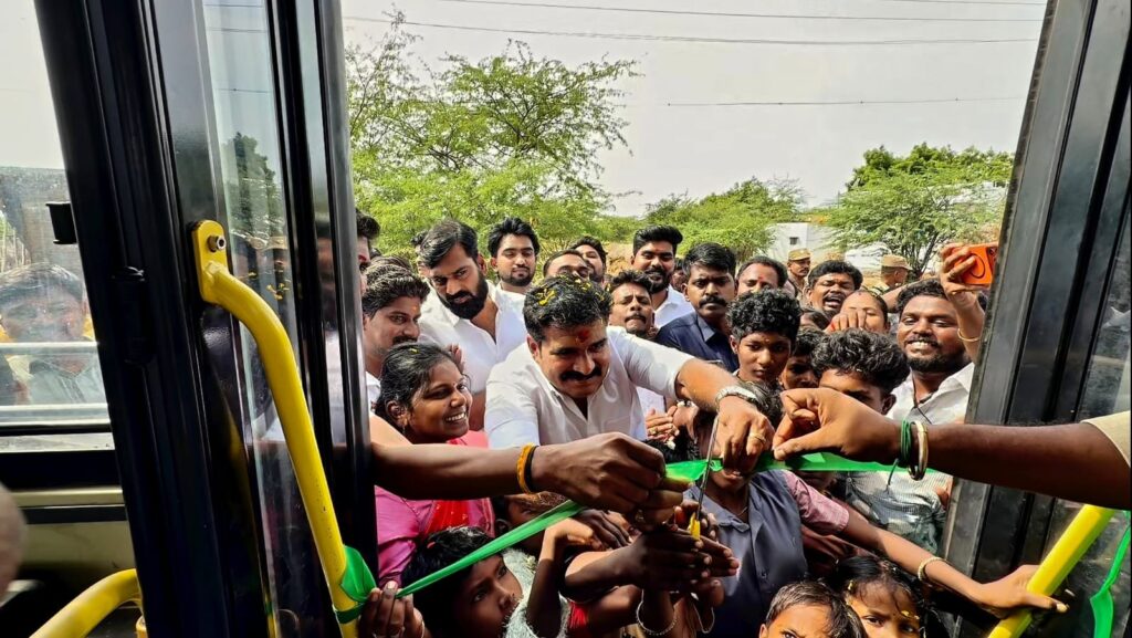 CTR Nirmal Kumar launches a new bus service on the Nallur–Kurandi route for Anaikulam village residents