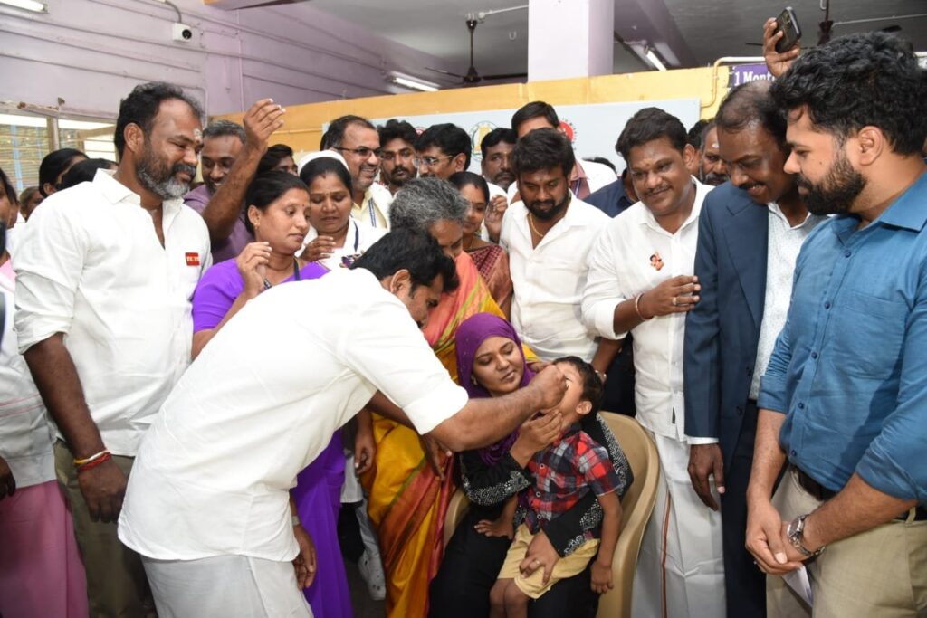 CTR Nirmal Kumar administers polio drops to children at Government Rajaji Hospital in Madurai