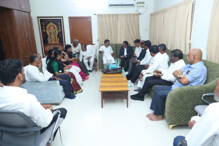 புதிதாகத் தேர்வு செய்யப்பட்ட பார் கவுன்சில் நிர்வாகிகளுக்கு இல்லத்தில் வாழ்த்து