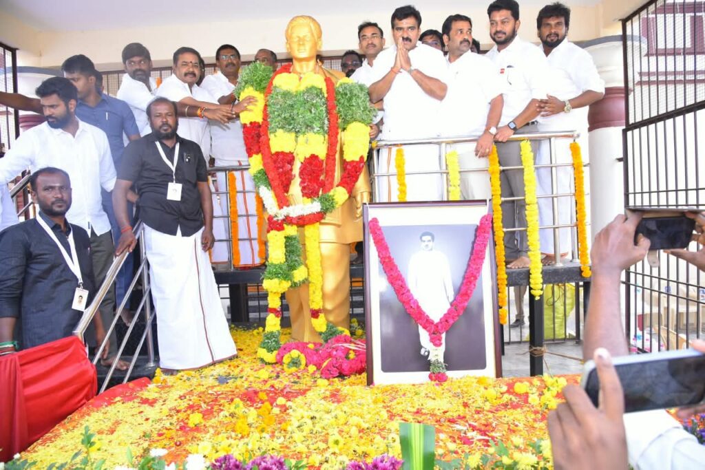 தியாகி இமானுவேல் சேகரனார் நினைவு தினத்தில் பரமக்குடியில் மரியாதை செலுத்தும் CTR நிர்மல் குமார்