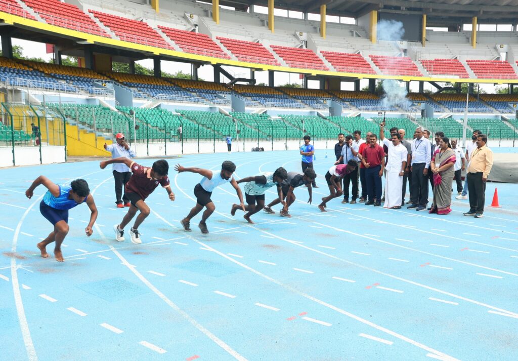 CTR Nirmal Kumar அரசு அம்பேத்கர் சட்டக் கல்லூரிகளுக்கு இடையிலான தடகளப் போட்டிகளை தொடங்கி வைத்த போது