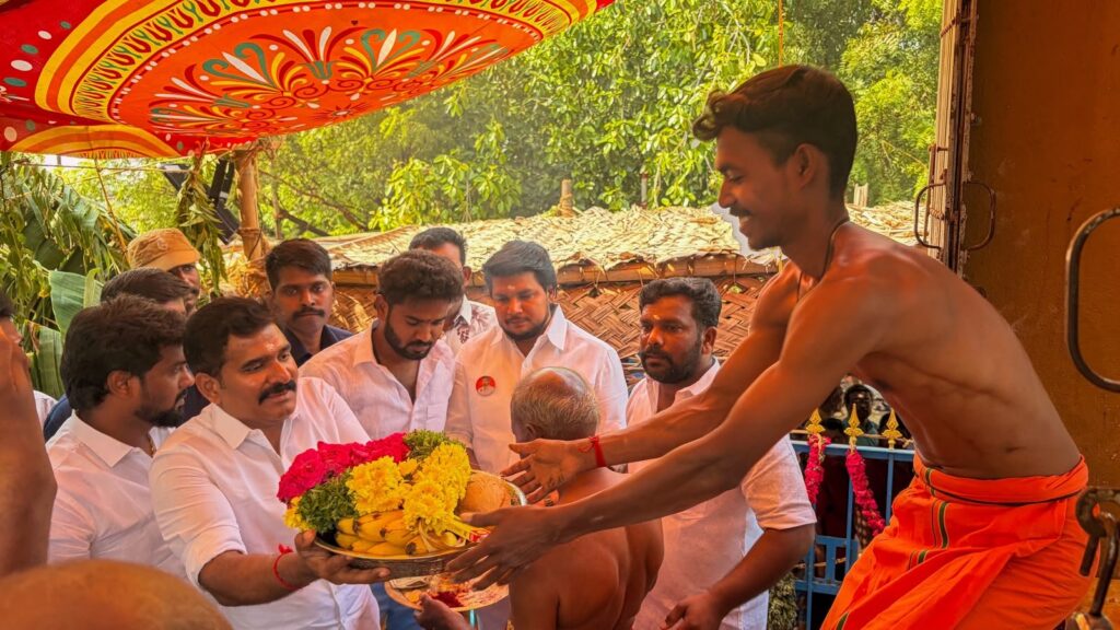 வெள்ளக்கல் கிராமத்தில் நடைபெற்ற ஸ்ரீ முனியாண்டி சுவாமி திருக்கோவில் விழாவில் கலந்து கொண்ட CTR நிர்மல் குமார்