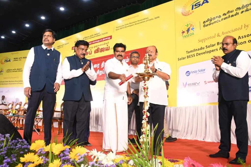 CTR Nirmal Kumar சூரிய மேற்கூரை திட்டம் மற்றும் பசுமை ஆற்றல் கண்காட்சியை திறந்து வைத்த போது
